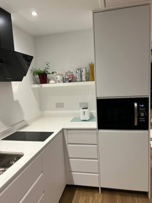 Cosy Detached Annexe With Free Off Street Parking Apartment Milton Keynes Exterior photo